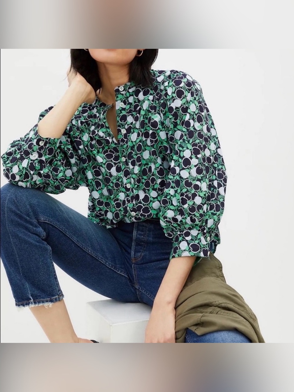MAEVE Anthropologie Whimsy Apple Print Button-Down Blouse Balloon Sleeve M Top